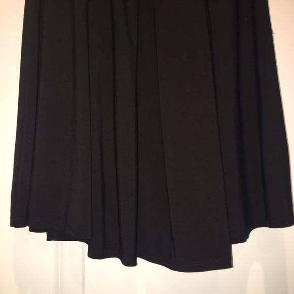 Black Skirt - Picture 4 of 7